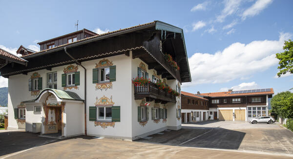 Bild vergr&ouml;&szlig;ern: Firmengeb�ude des Elektrizit�tswerkes Tegernsee