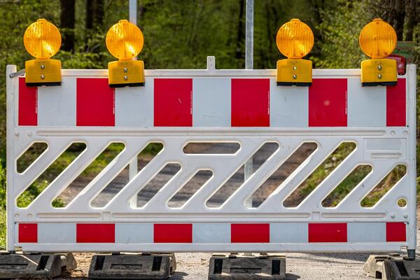 Bild vergr&ouml;&szlig;ern: Baustelle Stra�enabsperrung